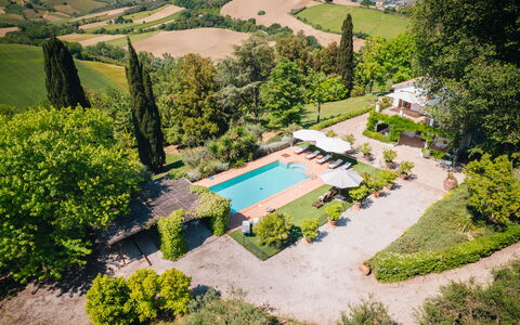 Villa La Picena: Estate, Piscina, Giardino, Hacienda, Villa, Dimora, Ricorrere, Landscaping, Cortile, Agriturismo