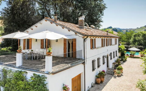 Villa La Picena: Pianta, Costruzione, Finestra, Proprietà, Cielo, Albero, Casa, Villetta, Zona Residenziale, Paesaggio