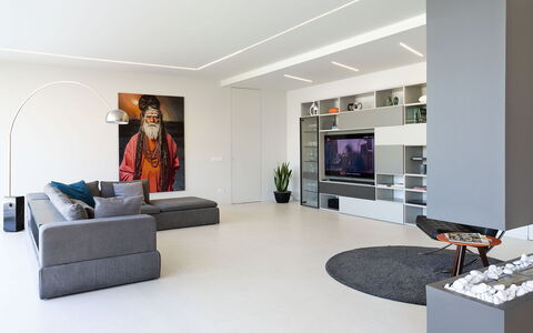 Villa Diodoro: Cornice, Mobilia, Divano, Libreria, Comfort, Soggiorno, Interior Design, Pavimentazione, Pavimento
