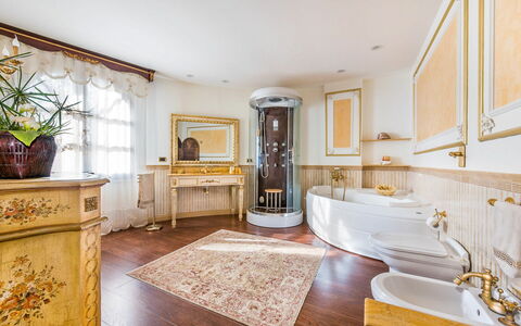 Villa Rossana: Cabinetry, Mobilia, Tavolo, Cornice, Controsoffitto, Pianta, Cucina, Cassetto, Vaso Di Fiori, Legna