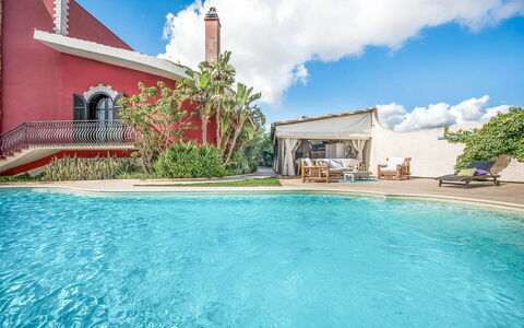 Villa Rossana: Acqua, Cielo, Nube, Pianta, Giorno, Proprietà, Blu, Costruzione, Natura, Piscina