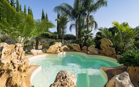 Villa Girgenti: Acqua, Cielo, Pianta, Paesaggio Naturale, Natura, Azzurro, Piscina, Albero, Vegetazione, Corpo D'Acqua