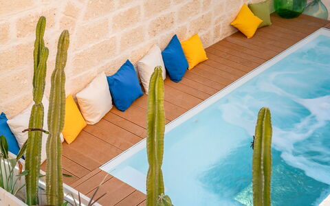 Vico Bianco Raro Rooms: Verde, Acqua, Blu, Azzurro, Legna, Architettura, Piscina, Parete, Aqua, Dipingere