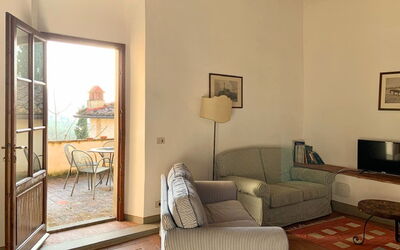 Le Fonti 7: Mobilia, Parete, Interior Design, Legna, Pavimentazione, Pavimento, Soffitto, Camera, Illuminazione, Soggiorno