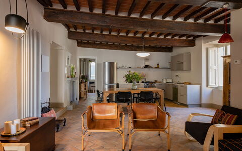 Appartamento Palei: Mobilia, Proprietà, Tavolo, Sedia, Pianta, Legna, Pianta Della Casa, Illuminazione, Architettura, Interior Design