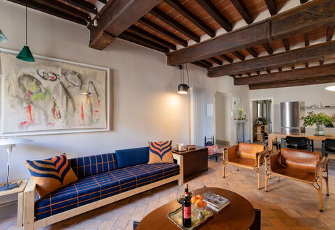 Appartamento Palei: Divano, Mobilia, Proprietà, Tavolo, Costruzione, Cornice, Pianta Della Casa, Illuminazione, Legna, Pavimentazione