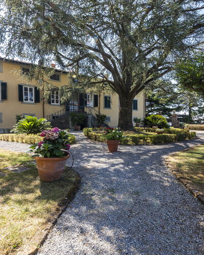 Villa San Gennaro: Pianta, Costruzione, Finestra, Albero, Cielo, Manto Stradale, Lotto, Casa, Paesaggio, Erba