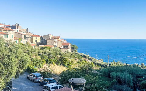 Casa Vacanze la Faiola: Catena Montuosa, Balcone, Paesino Di Montagna