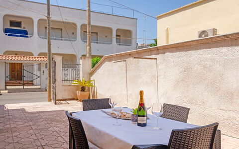villa-dei-conigli-porto-cesareo-cortile