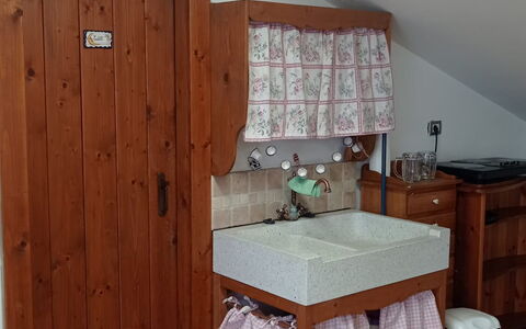 L'attico Di Castelfidardo: Proprietà, Cabinetry, Legna, Costruzione, Interior Design, Pavimento, Color Legno, Casa, Tavolo, Parete