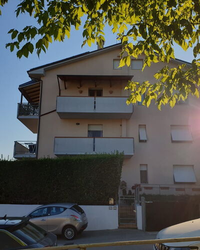 L'attico Di Castelfidardo: Cielo, Auto, Costruzione, Proprietà, Luce, Veicolo, Ruota, Veicolo A Motore