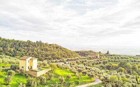 Casa Lionardo: Nube, Cielo, Pianta, Paesaggio Naturale, Highland, Erba, Paesaggio, Albero, Pascolo, Orizzonte