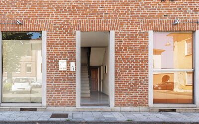 Magia & Miracoli Suite Apartments: Finestra, Costruzione, Porta, Legna, Muratura, Arancia, Architettura, Interior Design, Manto Stradale, Brick