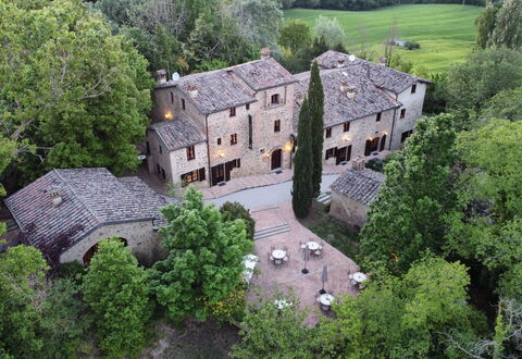 Borgo Al Castello: Costruzione, Pianta, Proprietà, Finestra, Albero, Casa, Lotto, Architettura, Villetta, Erba