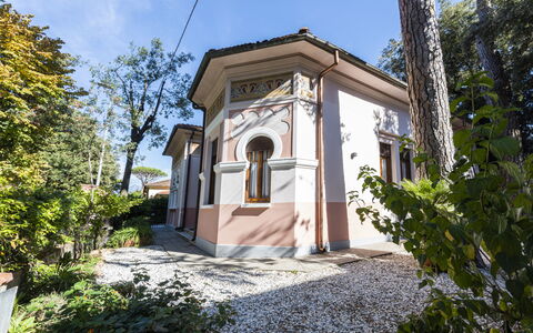 Villa Marconi: Proprietà, Cielo, Pianta, Albero, Porta, Finestra, Immobiliare, Facciata, Città
