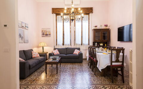 Villa Marconi: Cornice, Mobilia, Divano, Decorazione, Interior Design, Legna, Pavimentazione, Pavimento, Soggiorno, Comfort