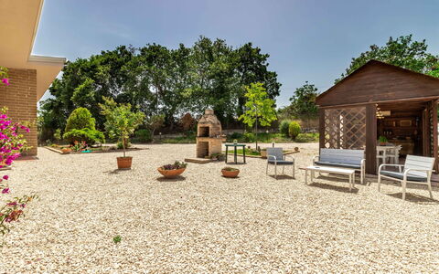 Villa Elpidio: Pianta, Cielo, Costruzione, Albero, Lotto, Shade, Casa, Erba, Immobiliare, Tempo Libero