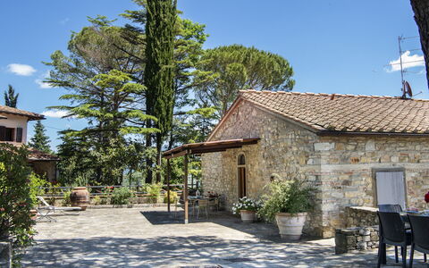 Casa San Piero: Pianta, Cielo, Costruzione, Proprietà, Finestra, Nube, Albero, Lotto, Casa, Manto Stradale