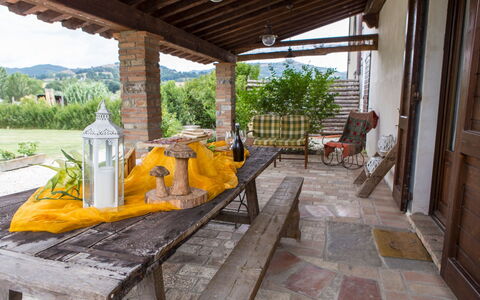 Villa Tavernacce: Pianta, Costruzione, Portico, Casa, Interior Design, Architettura, Albero, Vaso Di Fiori, Cielo, Legna