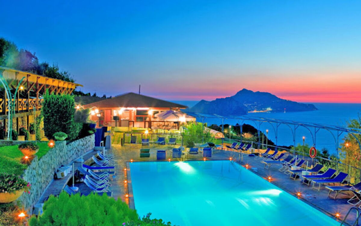 Blue-wave Experience Resort