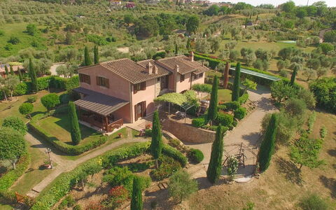 Villa i Colli: Pianta, Proprietà, Costruzione, Albero, Botanica, Paesaggio Naturale, Lotto, Architettura, Zona Residenziale, Casa