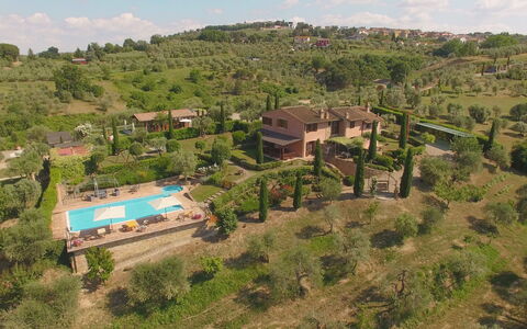 Villa i Colli: Pianta, Cielo, Comunita 'Impianto, Nube, Ecoregione, Paesaggio Naturale, Lotto, Albero, Costruzione, Paesaggio