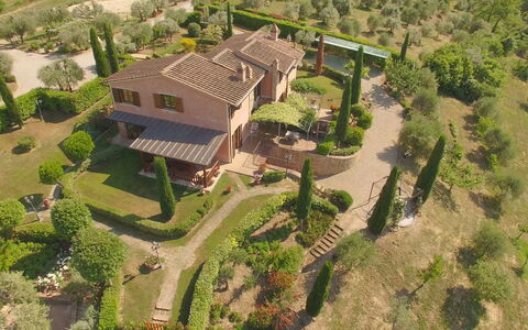Villa i Colli: Pianta, Costruzione, Lotto, Albero, Urban Design, Casa, Paesaggio Naturale, Quartiere, Zona Residenziale, Erba