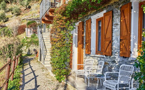 Bellano 16: Pianta, Costruzione, Finestra, Natura, Azzurro, Vaso Di Fiori, Illuminazione, Architettura, Casa, Sedia
