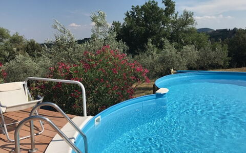 Villa Nibbiano: Acqua, Cielo, Pianta, Proprietà, Piscina, Azzurro, Nube, Tempo Libero, Mobili Da Esterno, Paesaggio Naturale