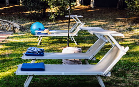 Villa Staggia: Mobili Da Esterno, Mobilia, Lettino, Tempo Libero, Sedia, Shade, Sedia A Sdraio, Giardino