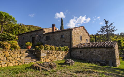 Casale Montanare: Nube, Pianta, Cielo, Costruzione, Paesaggio Naturale, Finestra, Albero, Highland, Vegetazione, Lotto