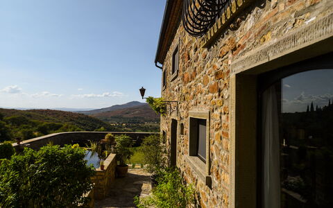 Casale Montanare: Pianta, Cielo, Costruzione, Foglia, Legna, Paesaggio, Area Rurale, Immobiliare, Villetta, Albero