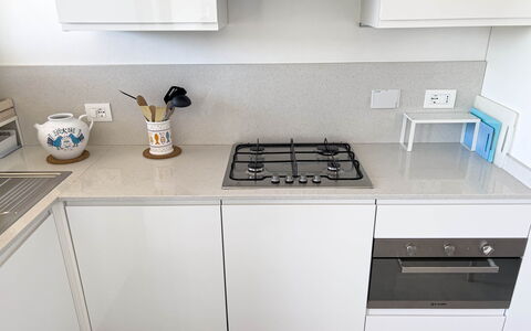 Appartamento La Castellana: Cabinetry, Controsoffitto, Proprietà, Mobilia, Cucina Stufa, Elettrodomestico Da Cucina, Cucina, Elettrodomestico, Piano Cottura, Interior Design