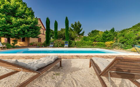 Casa Bellavista: Acqua, Cielo, Pianta, Piscina, Costruzione, Albero, Shade, Mobili Da Esterno, Casa, Rettangolo