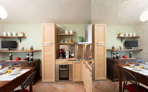 Villa Di Pillo: Mobilia, Tavolo, Cabinetry, Mensola, Legna, Controsoffitto, Scaffalature, Cucina, Costruzione, Pavimento