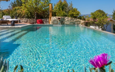Casa Vacanze Paradiso: Acqua, Fiore, Pianta, Cielo, Piscina, Azzurro, Natura, Albero, Paesaggio Naturale, Corpo D'Acqua