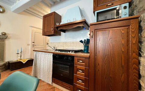 Casa Del Borgo: Cabinetry, Mobilia, Proprietà, Controsoffitto, Cassetto, Cucina, Cucina Stufa, Legna, Elettrodomestico, Elettrodomestico Da Cucina