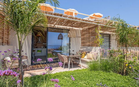 San Lorenzo al Mare 654: Pianta, Costruzione, Fiore, Cielo, Proprietà, Mobilia, Finestra, Botanica, Casa, Sedia