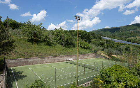 Il Mulino Di Vogognano - Subbiano, Private Pool, J: Nube, Cielo, Lotto, Attrezzatura Sportiva, Recinzione, Erba, Tempo Libero, Paesaggio, Albero, Campo Da Tennis