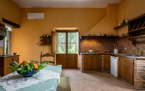 Villa Belvedere - Ambra: Mobilia, Interior Design, Parete, Pavimentazione, Legna, Cucina, Soffitto, Pavimento, Camera, Casa