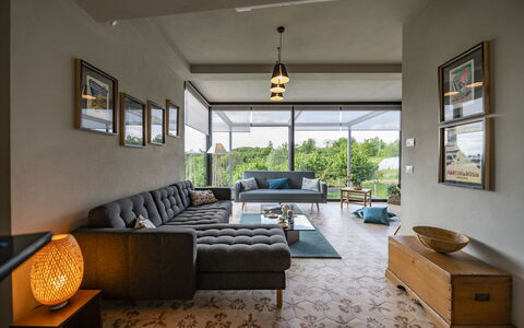 Casa San Grato - Roero - Langhe, Piemonte: Divano, Mobilia, Proprietà, Finestra, Tavolo, Comfort, Legna, Interior Design, Divano Letto, Shade