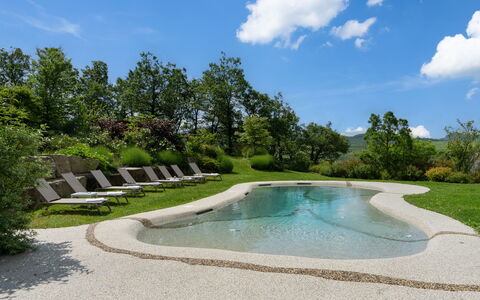 Villa Torre Delle Rose - Firenzuola, Private Pool,: Nube, Acqua, Cielo, Pianta, Risorse Idriche, Proprietà, Paesaggio Naturale, Albero, Piscina, Paesaggio