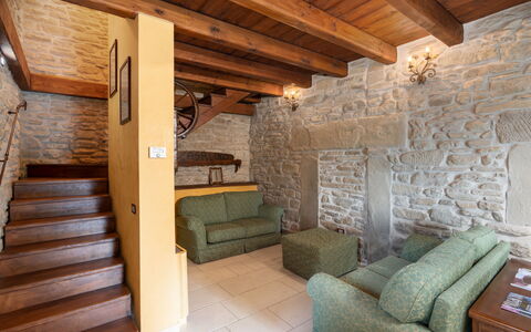 Villa Torre Delle Rose - Firenzuola, Private Pool,: Legna, Interior Design, Architettura, Divano, Pavimento, Pavimentazione, Costruzione, Immobiliare, Albero, Fascio