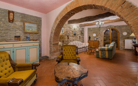 Borgo La Casina - Badia Agnano, Toscana: Proprietà, Costruzione, Cornice, Legna, Interior Design, Pavimentazione, Pavimento, Casa, Soggiorno, Decorazione