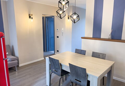 Apartment Tre - Diano Marina: Tavolo, Proprietà, Mobilia, Sedia, Legna, Interior Design, Pavimento, Pavimentazione, Latifoglie, Color Legno