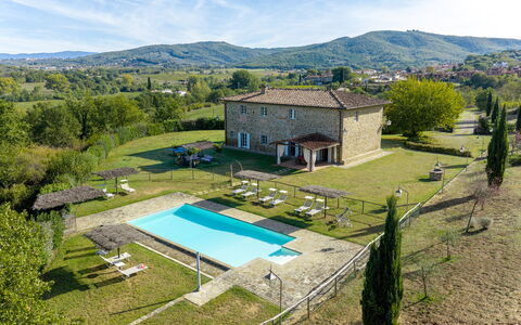 Villa Leopolda Selvarella: Piscina, Estate, Agriturismo, Giardino, Prato, Backyard, Villetta, Cortile, Hacienda, Landscaping
