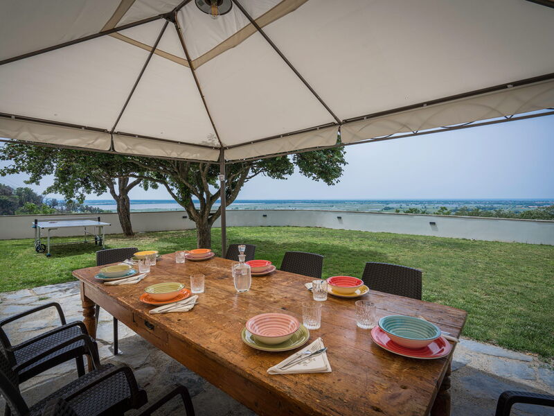 Massarosa Front Lake, The Gargoyles