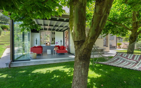 Luxury Green Marignana Villa, Versilia, Pool, Ac,: Pianta, Verde, Albero, Architettura, Shade, Urban Design, Erba, Paesaggio, Tempo Libero, Immobiliare