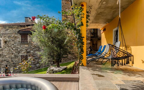 Leonardo: Piscina, Architettura, Materiale Composito, Ricorrere, Sedia, Mobili Da Esterno, Hacienda, Estate, Eco Hotel, Cortile