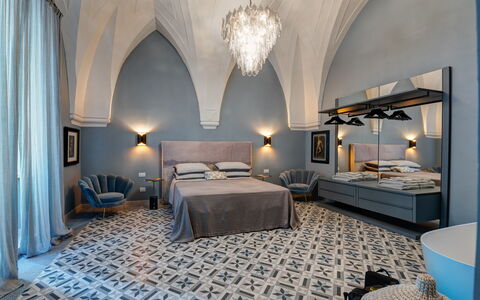 Dimora Cocchi: Mobilia, Costruzione, Comfort, Blu, Decorazione, Tavolo, Illuminazione, Interior Design, Telaio Del Letto, Cassetto